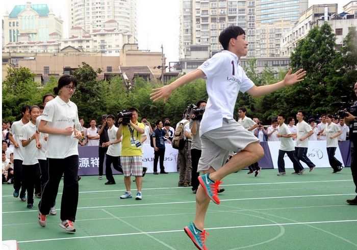 Liu Xiang promociona los premios Laureus World Sports en Shanghai