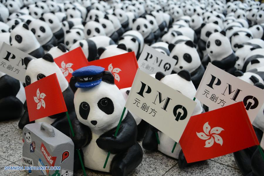 1600 pandas de papel llegan al aeropuerto Internacional de Hong Kong