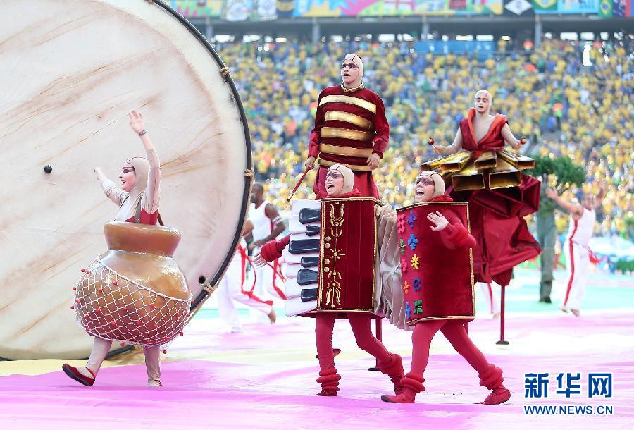 MUNDIAL 2014: Brindan espectáculo de música y color en acto inaugural