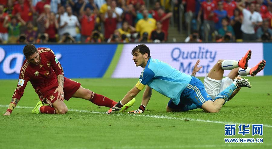 MUNDIAL 2014: Chile elimina a selección campeona con triunfo 2-0