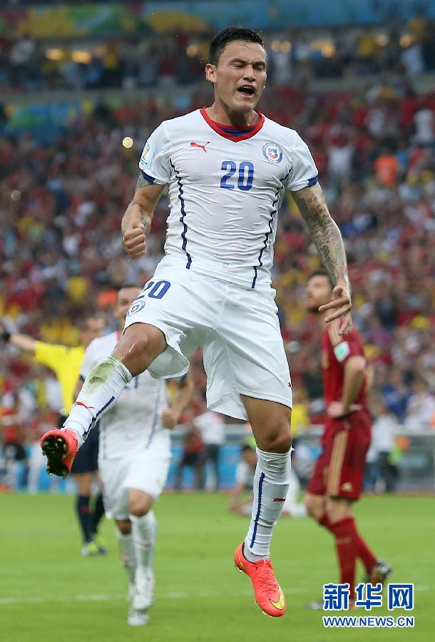 MUNDIAL 2014: Chile elimina a selección campeona con triunfo 2-0