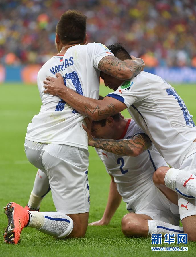 MUNDIAL 2014: Chile elimina a selección campeona con triunfo 2-0