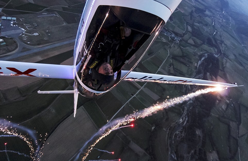 Bellas vistas de la Tierra en ojos de un piloto de avioneta