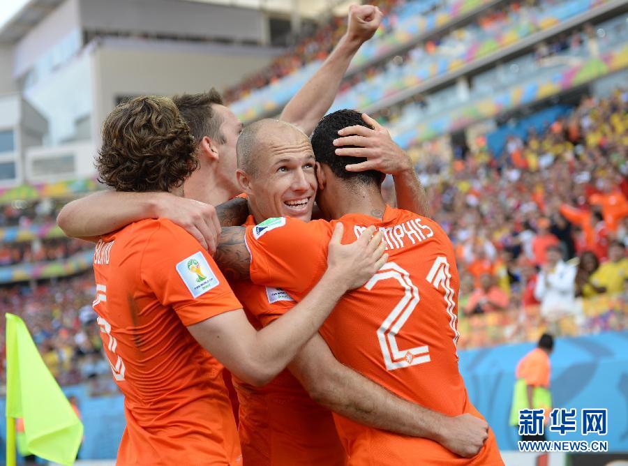 MUNDIAL 2014: Suplentes brillan en victoria 2-0 de Holanda contra Chile