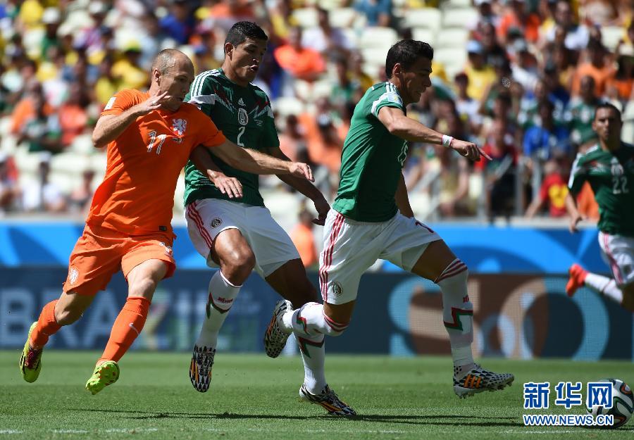 MUNDIAL 2014: Holanda pasa a cuartos de final tras vencer 2-1 a México