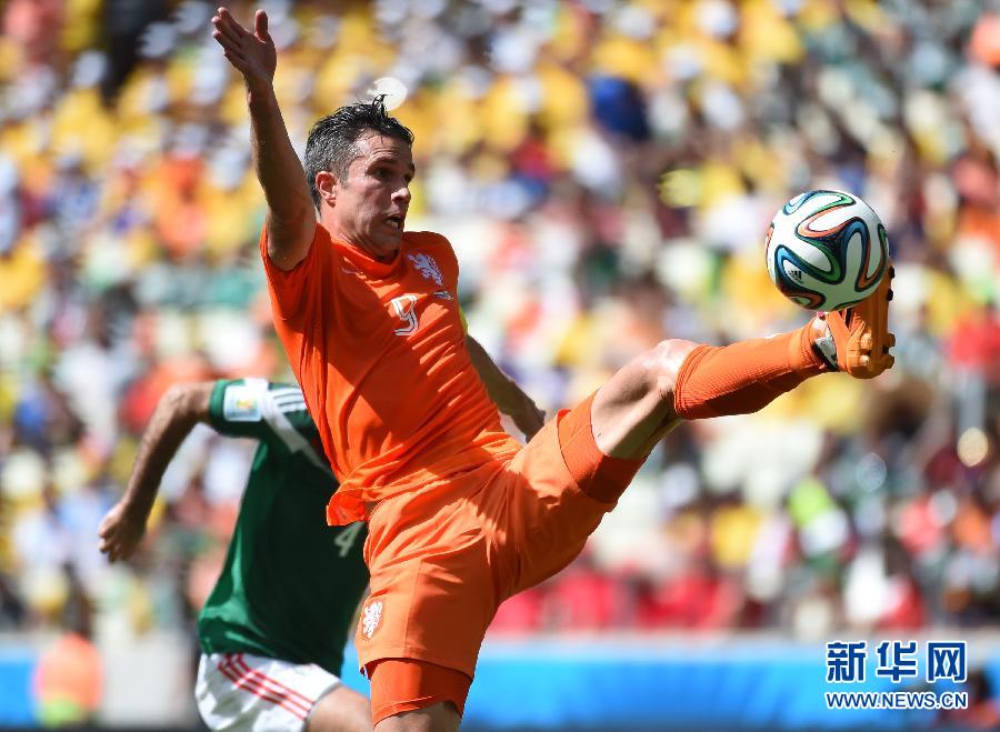 MUNDIAL 2014: Holanda pasa a cuartos de final tras vencer 2-1 a México