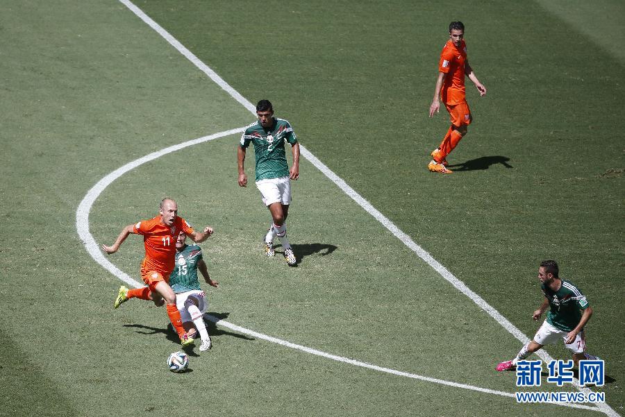 MUNDIAL 2014: Holanda pasa a cuartos de final tras vencer 2-1 a México