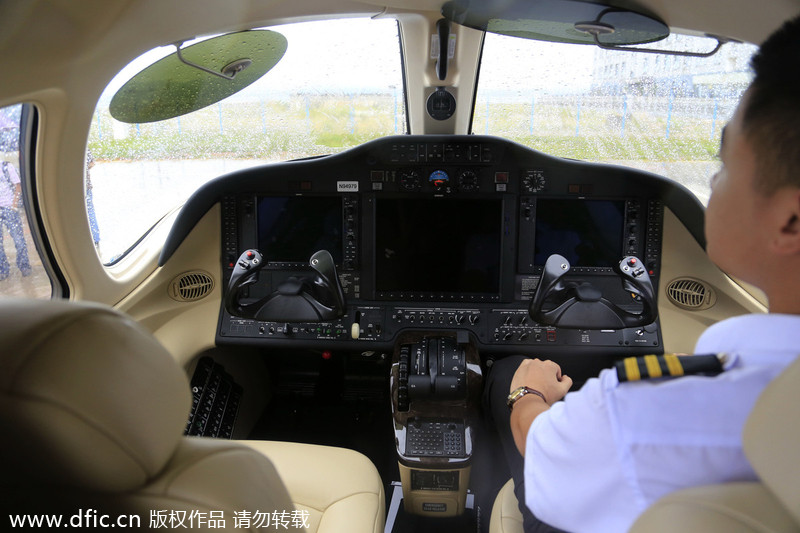 El primer taxi aéreo de China: el avión Cessna 510 Mustang, aterriza con éxito en el Aeropuerto Internacional Changshui de Kunming, en la provincia de Yunnan, el 12 de julio.