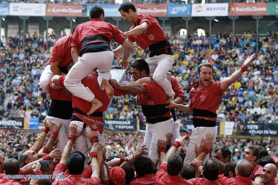 Espa?a: Competencia de castells en Tarragona  2