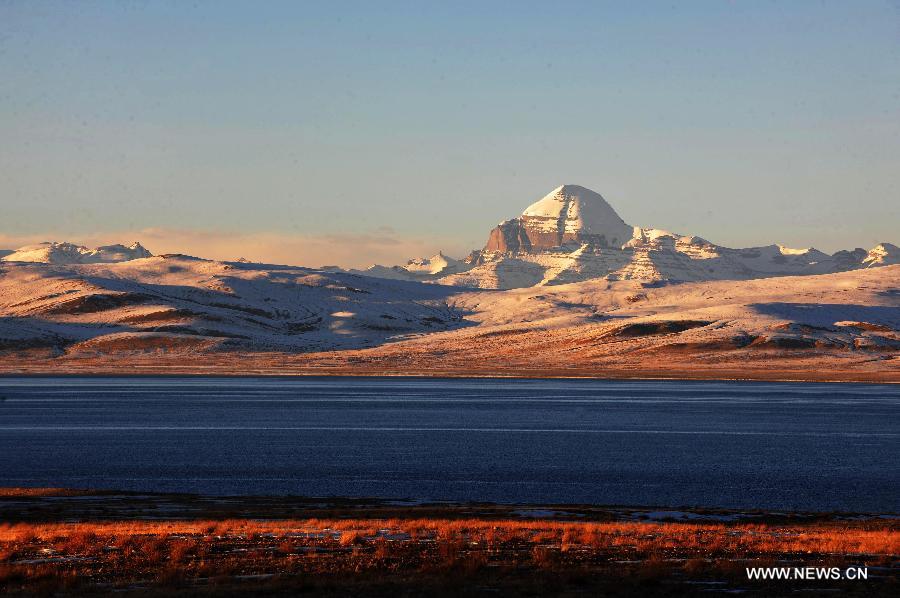 Hermoso paisaje del monte Kailash