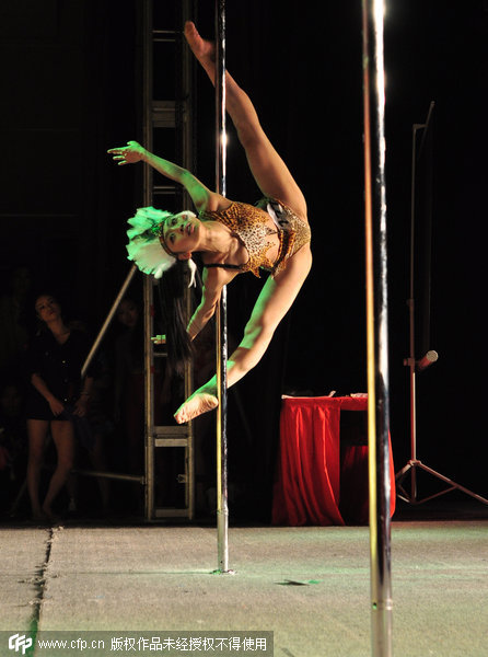 Exhibición de baile en barra en Pekín