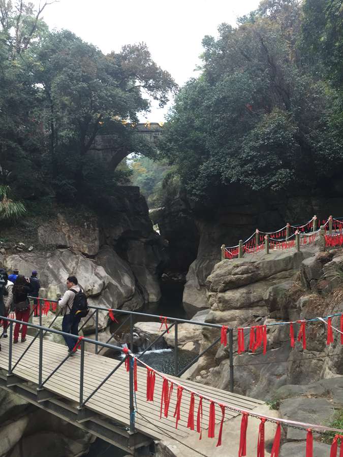 Lushan, monta?a sagrada del budismo, con hermosos paisajes y reliquias culturales 7