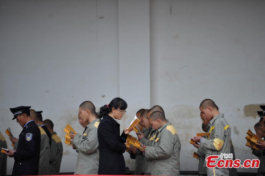 Delincuentes jóvenes estudian el confucianismo