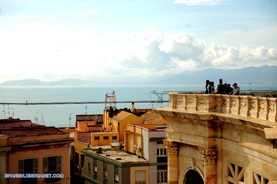 Bello paisaje de Cagliari, capital de la isla de Cerde?a de Italia