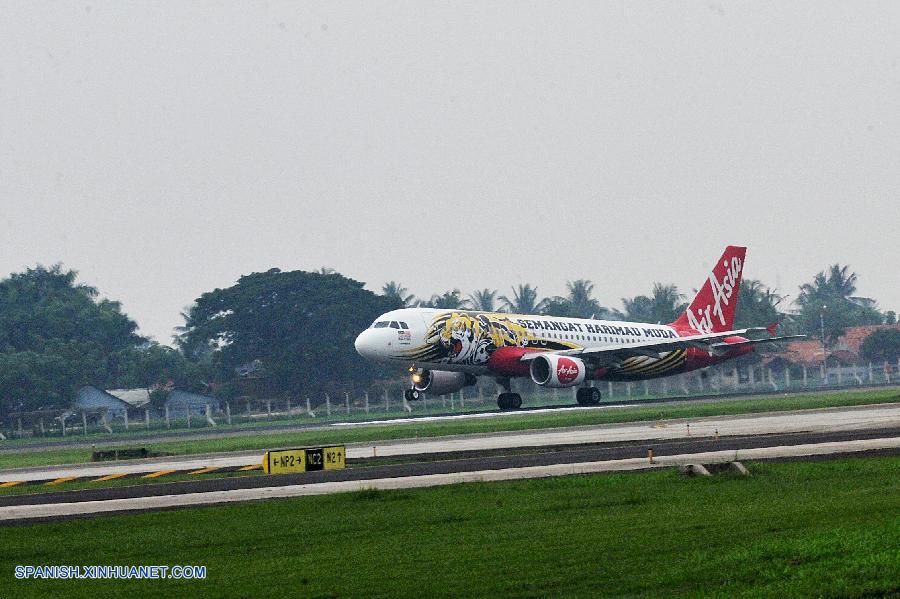 AirAsia confirma que su vuelo QZ8501 pierde contacto