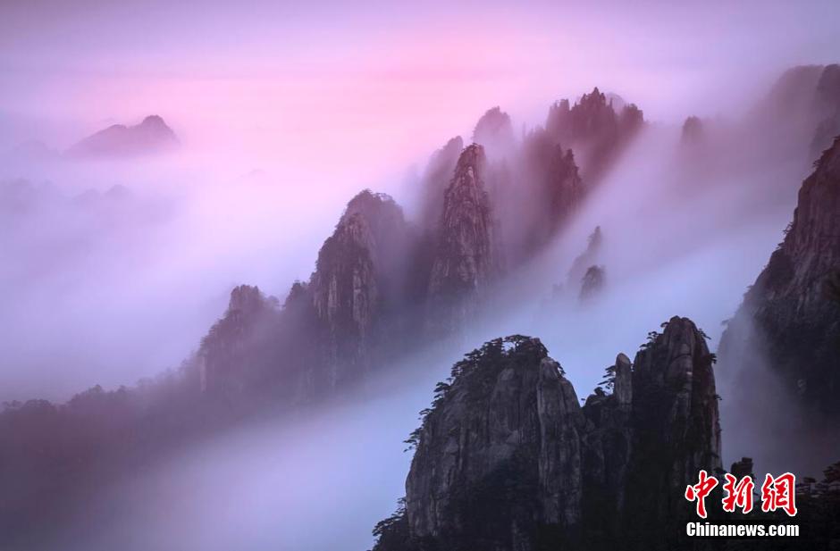 La monta?a Huangshan muestra un espectacular "mar de nubes"