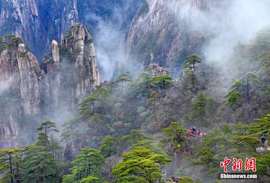 La monta?a Huangshan muestra un espectacular "mar de nubes"