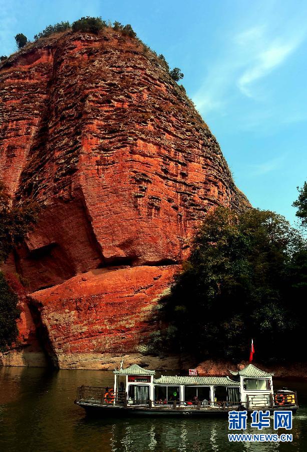 Lago de Dajinhu en Taining, provincia de Fujian. Taining también es famosa por su relieve Danxia. (Foto: Song Wang)