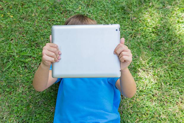 Los ni?os aprenden más rápido con iPads que con libros