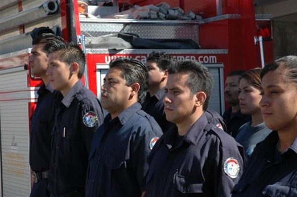 Bomberos acusados de robo tras sofocar incendio