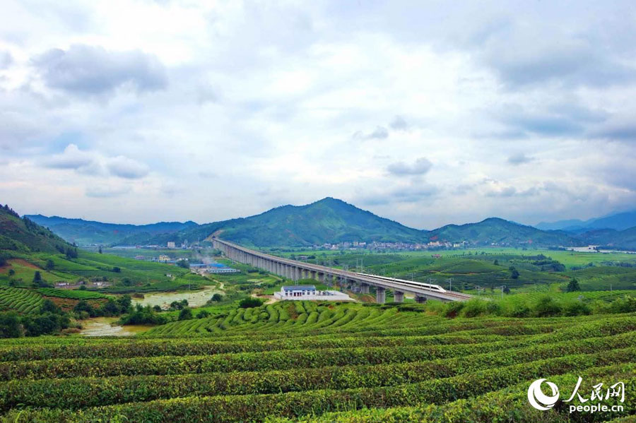 Imágenes espectaculares del trayecto de alta velocidad Hefei – Fuzhou