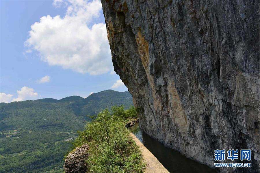 La construcción del canal, que la prefectura de Enshi y la ciudad de Yichang, comenzó en la década de los 60 y tardó más de 10 a?os para terminarse. [Foto/Xinhua]