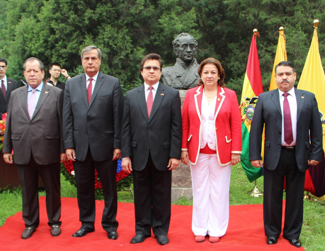 El escultor chino Yuan Xikun recibe reconocimiento latinoamericano 2