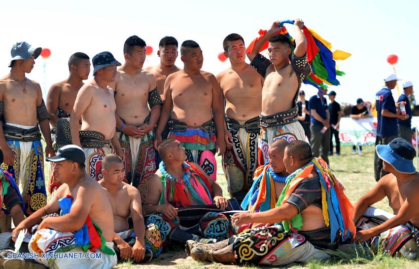 Mongoles chinos celebran Naadam 4