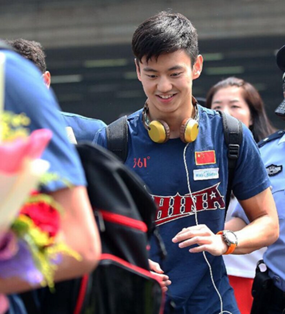 El equipo de natación de China regresa a Beijing