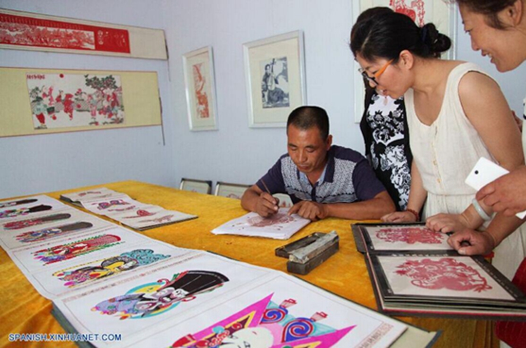 Hebei: Papel recortado chino, con una historia más que 300 a?os en Villa Qiaozhangzi