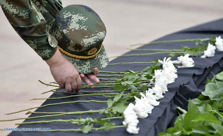 Celebrada ceremonia de duelo por fallecidos en explosión de Tianjin