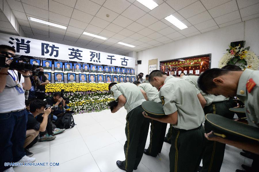 Celebrada ceremonia de duelo por fallecidos en explosión de Tianjin