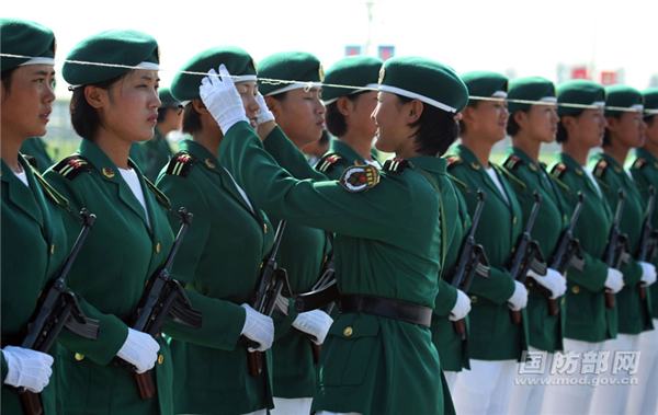 Soldadas chinas: las más bellas en los desfiles militares