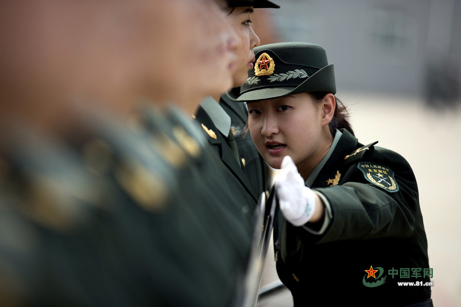 Guardias de honor femeninas aparecerán en desfile de Día de la Victoria