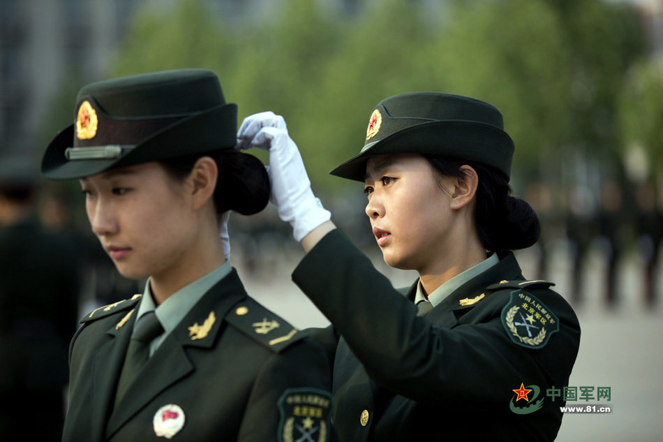 Guardias de honor femeninas aparecerán en desfile de Día de la Victoria