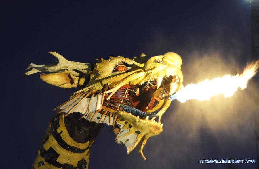 Mecánico dragón caballo en Nantes, Francia