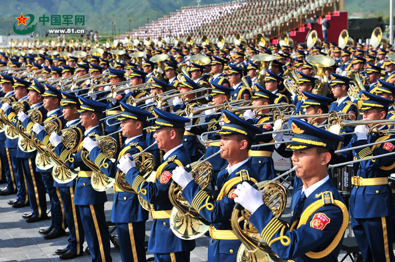 Fotos de soldados en el entrenamiento para el desfile militar