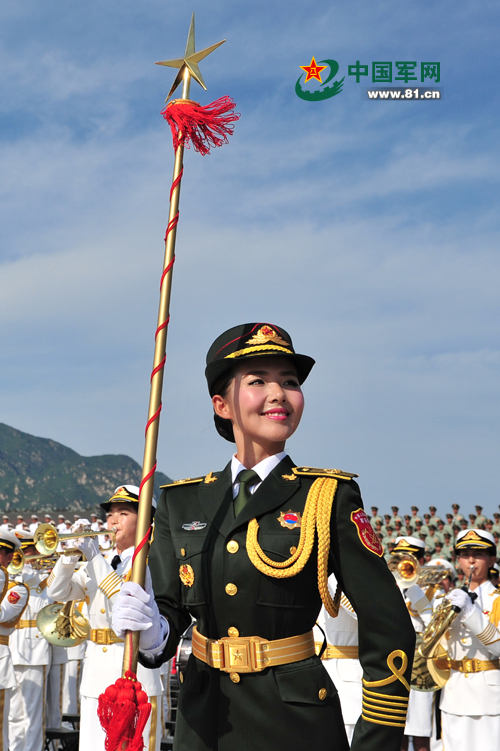 Fotos de soldados en el entrenamiento para el desfile militar