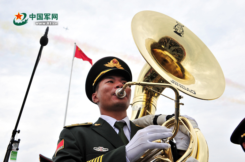 Fotos de soldados en el entrenamiento para el desfile militar