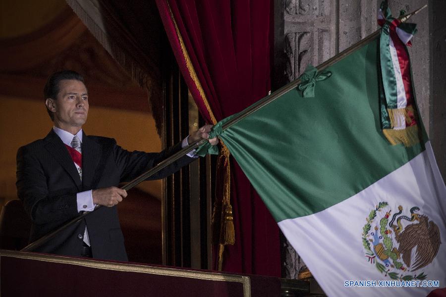 "Mosaicos monumentales" marcan desfile militar por Independencia de México