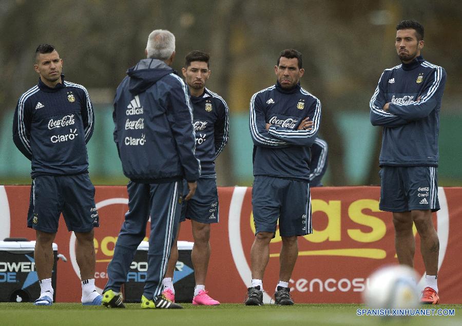 Fútbol: Argentina inicia entrenamientos con varias bajas