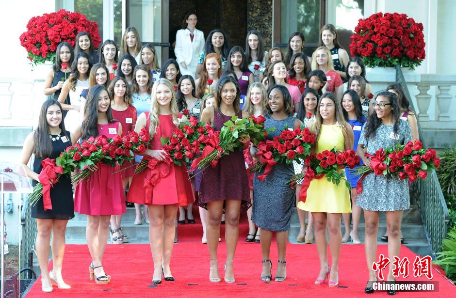 Chica de origen chino competirá por Reina de Rosa de EEUU