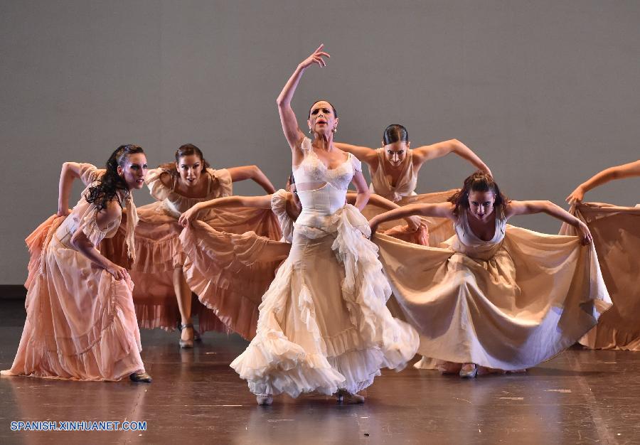 Presentan la puesta en escena "Carmen" en Beijing