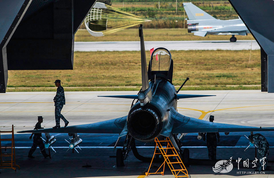 Entrenamiento de reabastecimiento en el aire en China