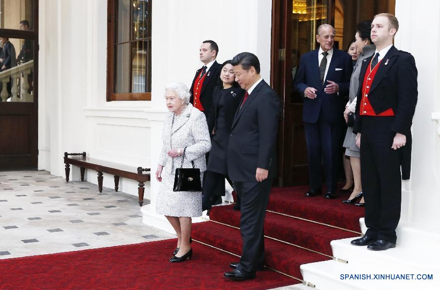 Presidente Xi se despide de reina Isabel II