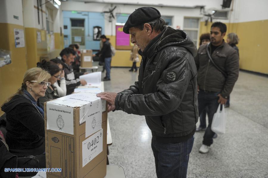 Comenzaron elecciones en Argentina