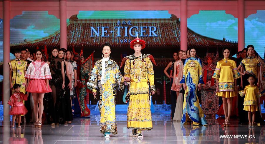 Comienza la Semana de la Moda de China en Pekín