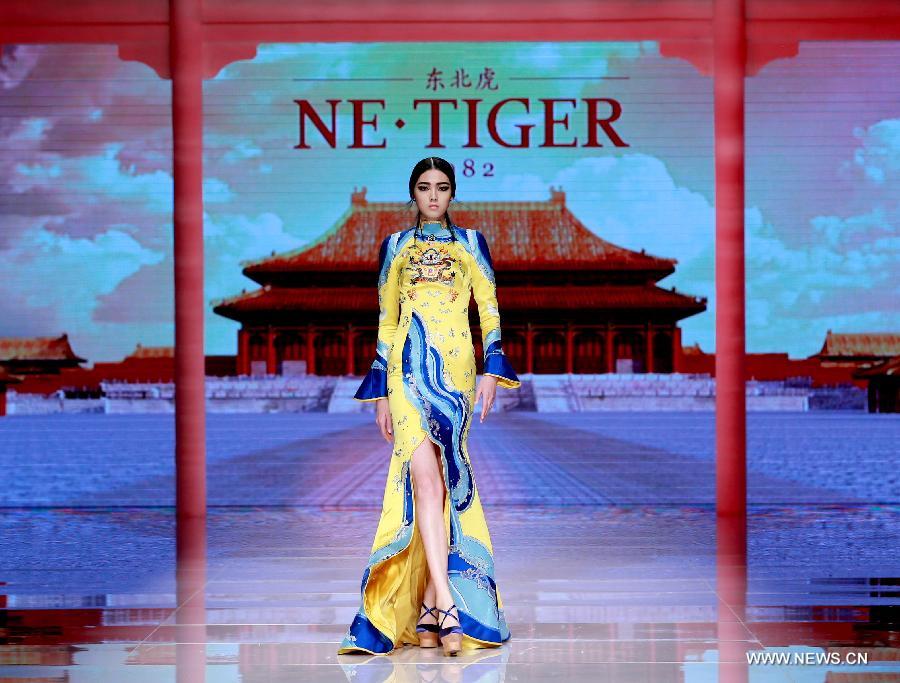 Comienza la Semana de la Moda de China en Pekín