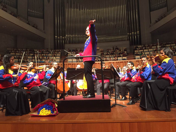 La Orquesta Sinfónica Juvenil de Venezuela es ovacionada en Pekín