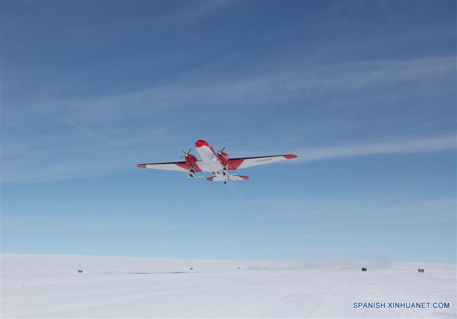 Prueban con éxito la primera aeronave polar china